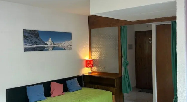 Spacious Apartment With Balcony, Prenota Appartamento Hotel a Canton Vallese con parcheggio, Parcheggio