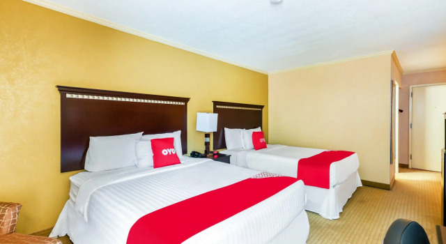 Четырёхместный номер Standard с видом на бассейн Quality Inn & Suites Nacogdoches