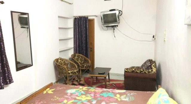 Ishan Paying Guest House