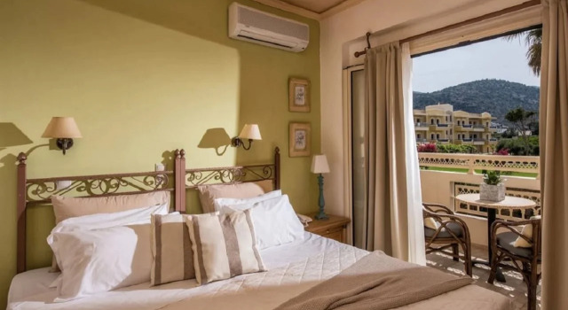 Socrates Hotel Malia Beach