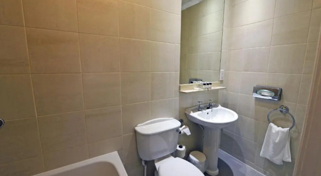 Четырёхместный семейный номер Standard Best Western Lamphey Court Hotel and Spa