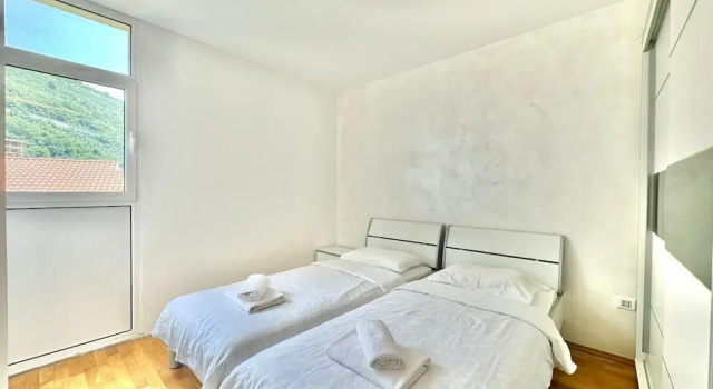 Family three bedroom Apartment Petrovac, Varaa Huoneisto Petrovac 