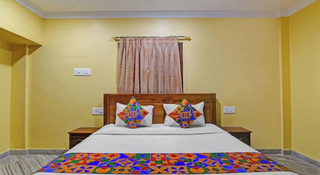 Номер Executive FabHotel Step Inn I