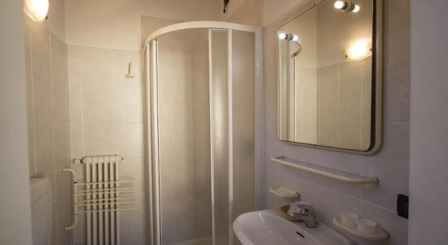 Standard Einzel Zimmer mit Balkon Albergo Sala
