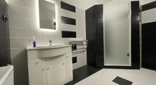 Апартаменты Barat Vendeghaz - Cosy Guesthouse - Teljes Haz Privat Udvarral - 4 Szoba, 2 Furdo