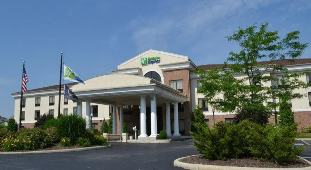 Номер Executive Holiday Inn Express & Suites Kent - University Area by IHG