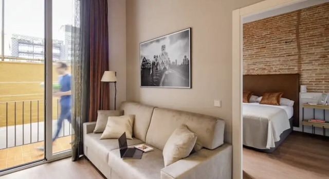 Pau Claris - Design apt next to Paseo de Gracia, Забронировать Отель Грасиа Барселона, рядом с Santa Caterina Market