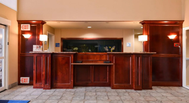 Holiday Inn Express & Suites Watsonville by IHG