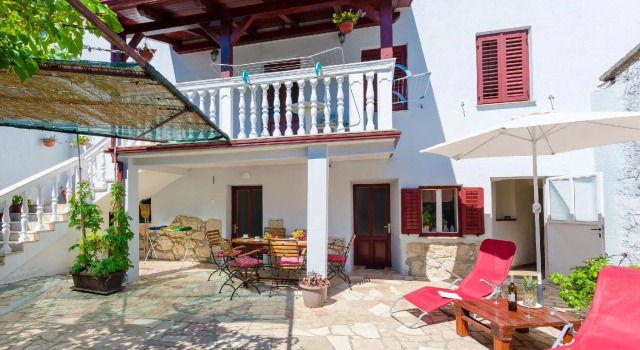 Коттедж House Božica with sauna & heated pool