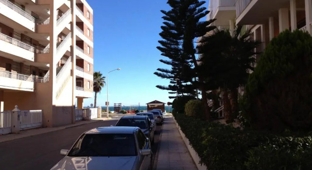 Апартаменты Apartment with side seaview 60 meters from sea