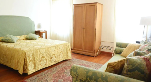 Трёхместный номер Hotel San Zulian
