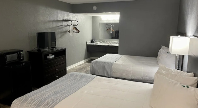 Четырёхместный номер Standard Lake Norfork Resort