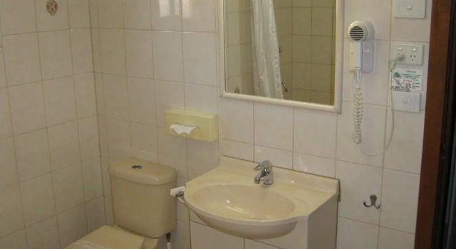 Семейный номер Standard Highway Inn Motel