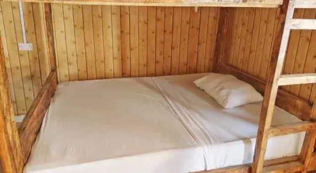 Кровать в общем номере (женский номер) Sawa Sawa Beach Hotel&Backpacks