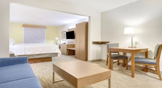 Люкс Holiday Inn Express Hotel & Suites Portland by IHG