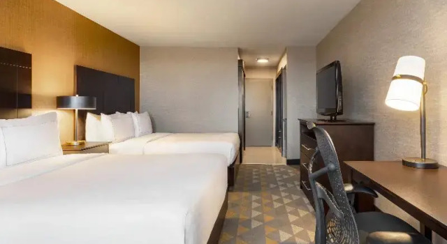 Шестиместный номер Standard Doubletree By Hilton Pointe Claire Montreal Airport West