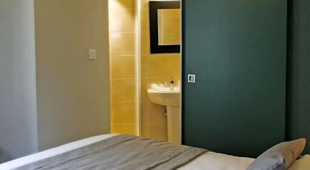 Номер Standard Hotel Thonon Centre Le Comte Rouge