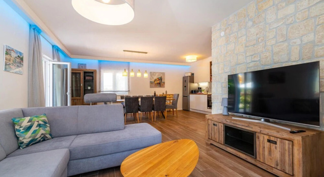 Amazing Home in Privlaka With 3 Bedrooms, Wifi and Heated Swimming Pool, Rezerwuj Hotel Privlaka Zadar County