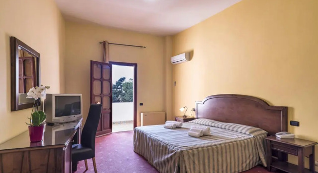 Hotel Akrabello