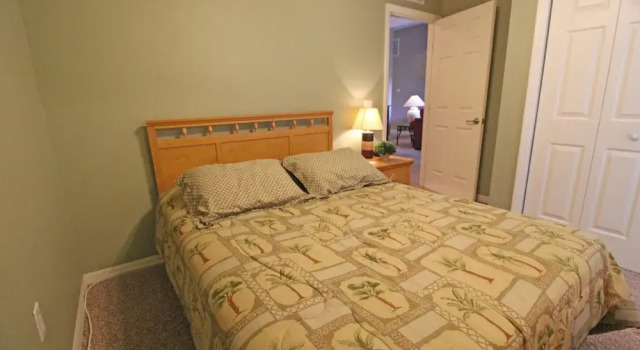 Golf , Walk To The Course 3 Bedroom Condo by RedAwning