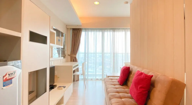 Elegant And Comfortable Studio At Tamansari The Hive Apartment, Book Apartment Jakarta Jakarta Province