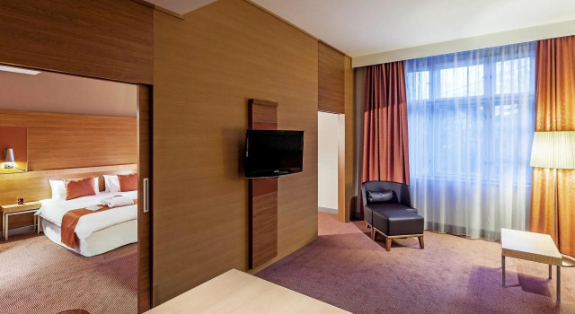Mercure Ostrava Center, Book Hotel Hoteller i Moravia-Silesia med parkering, Parkering