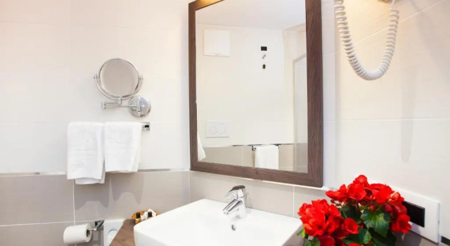 Четырёхместный номер Standard с балконом Hotel Comfort Erica Dolomiti Val dAdige