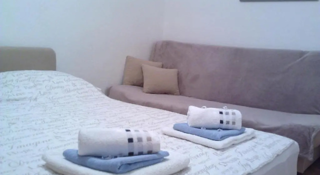 Apartments Villa Anna Sonia, Varaa Huoneisto Hotellit Strožanac pysäköinnillä, Pysäköinti