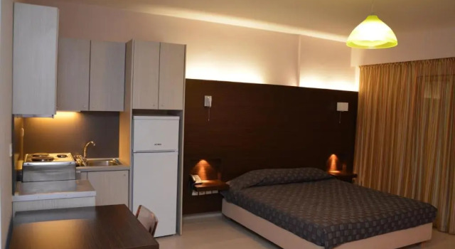 Студия с балконом и с красивым видом из окна Tsokas Hotel