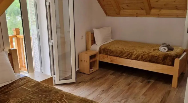 Habitación doble Estándar con balcón Bujtina Tinari Theth