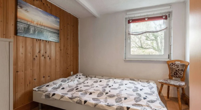 Cosy Flat in Niepars With Garden