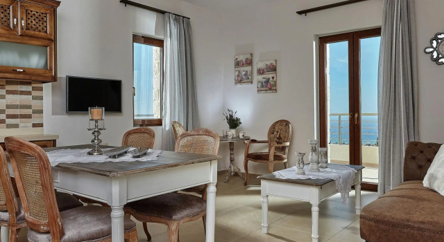 Stunning apartment in Kamilari with swimming pool