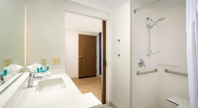 Двухместный номер Standard Holiday Inn Express & Suites Altoona by IHG