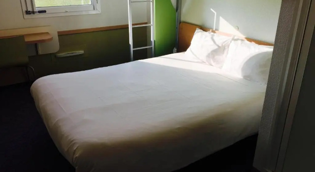 Четырёхместный номер Standard Ibis Budget Ancenis