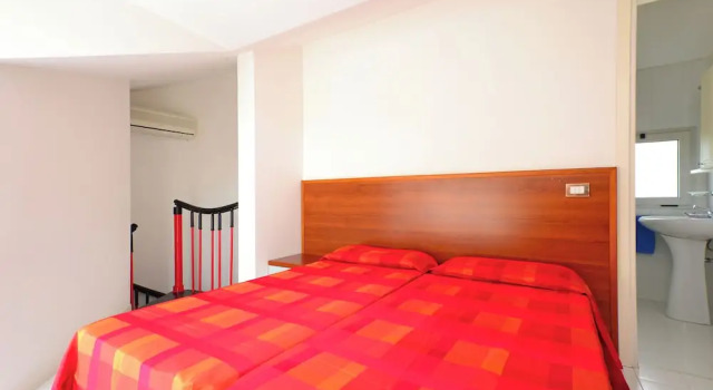 Ideal Apartment With Pool, Book Lejlighed Hoteller i Friuli Venezia Giulia med parkering, Parkering