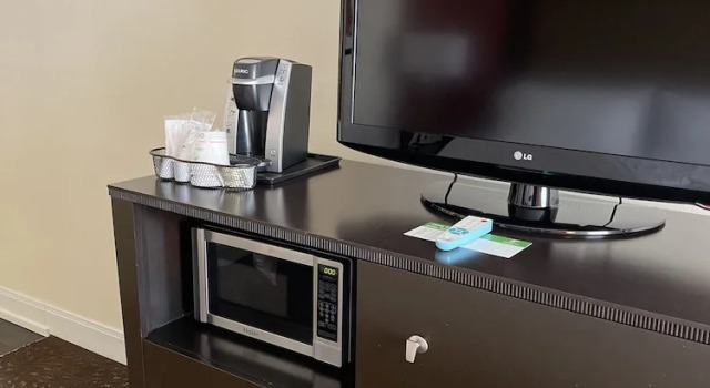 Четырёхместный номер Standard с видом на внутренний двор Holiday Inn Tyler - Conference Center by IHG