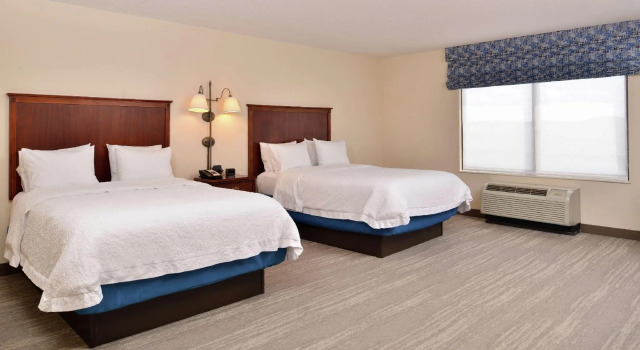 Четырёхместный номер Standard Hampton Inn Harrisonburg South