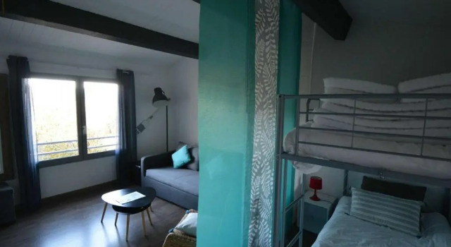 Maison Salavas, 3 pièces, 4 personnes - FR-1-382-164, Prenota Hotel Hotel a Alvernia con parcheggio, Parcheggio
