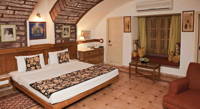 WelcomHeritage Bal Samand Lake Palace, Забронировать Отель Отели штата Раджастхана 3 звезды, 3*