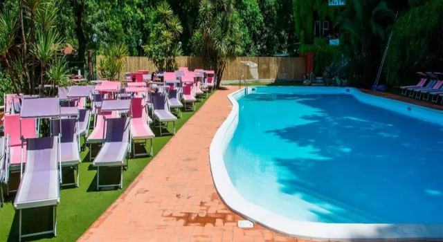 Seven Hills Camping Village&Veio Residence Resort, Забронировать Кемпинг Отели Лацио с бассейном, Бассейн