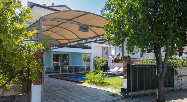 Семейная вилла с видом на сад Villa Maya