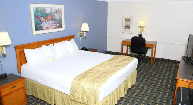 Двухместный номер Days Inn by Wyndham Houston