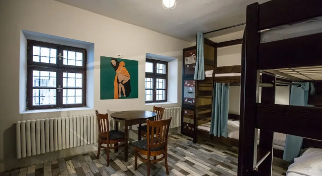 Zeitlos boutique hostel, Забронировать Хостел Хостелы Братиславы, рядом с Михальская башня, Хостел