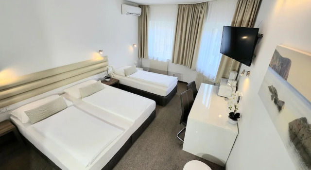 Трёхместный номер Standard Hotel Michael