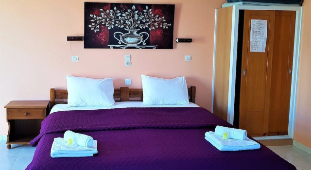 Трёхместный номер Standard с балконом и с видом на бассейн Stars Hotel