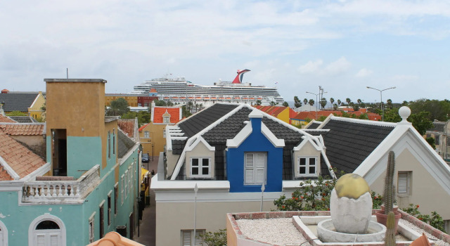 Curacao Suites Hotel