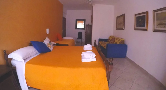 Alloggio Turistico Metro Giulio Agricola, Prenota Hotel Roma Lazio