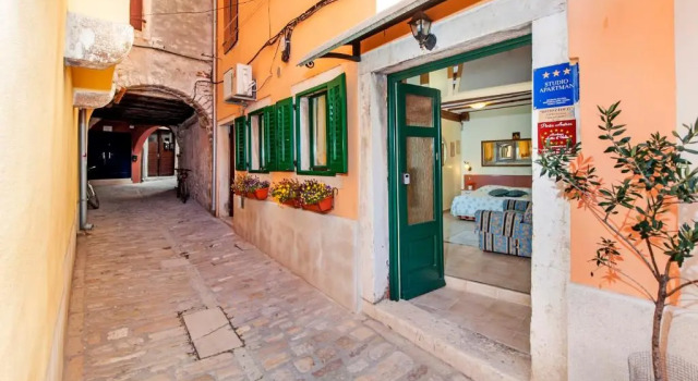 Guest house SOTTO I VOLTI Centro Storico, Забронировать Гостевой дом Гостевые дома Ровинь, рядом с Rovinj Market, Гостевой дом