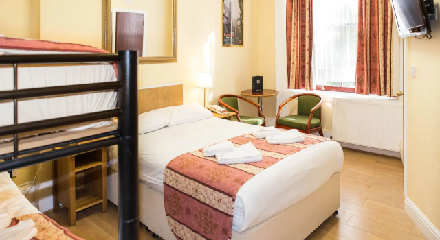 Четырёхместный номер Shakespeare Hotel