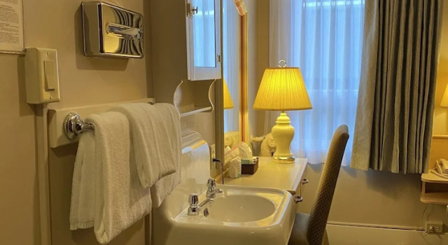 Одноместный номер Economy Kingston Hotel
